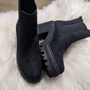 New black Chunky heel booties